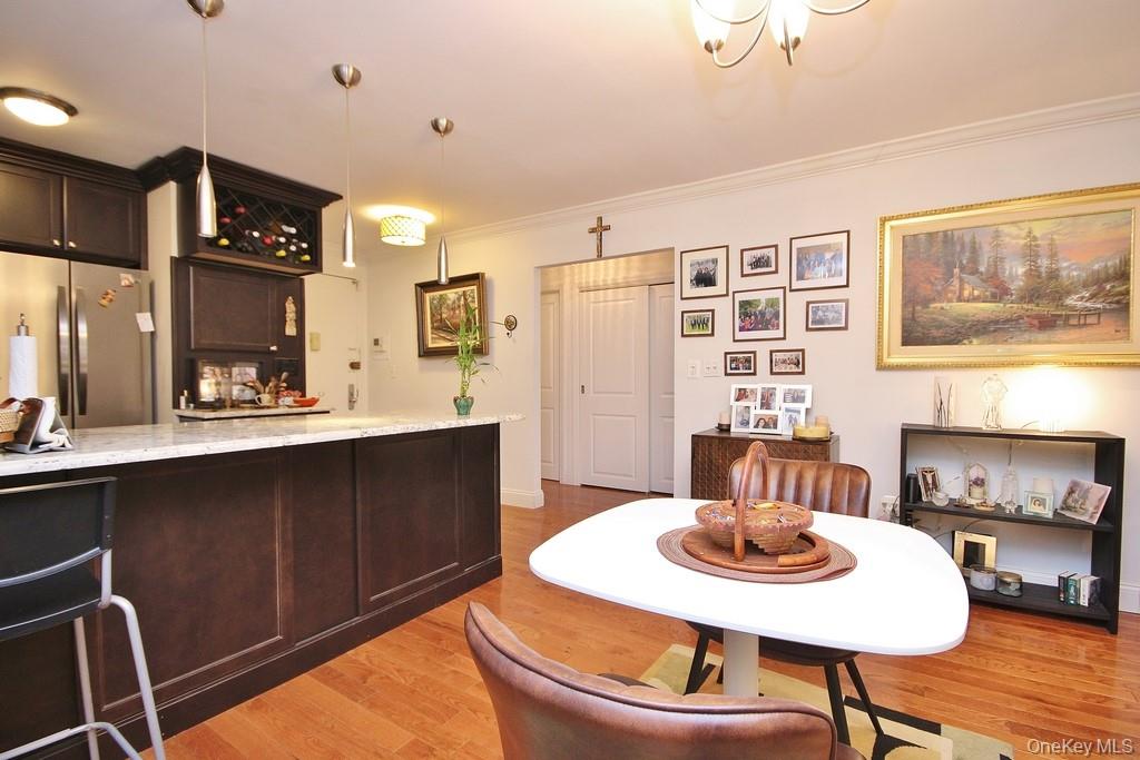 #5 photo, 1374 Midland Avenue, Bronxville , NY 10708