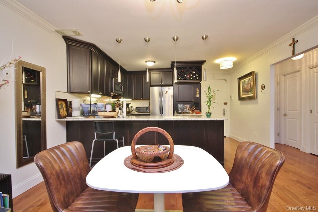 #7 photo, 1374 Midland Avenue, Bronxville , NY 10708