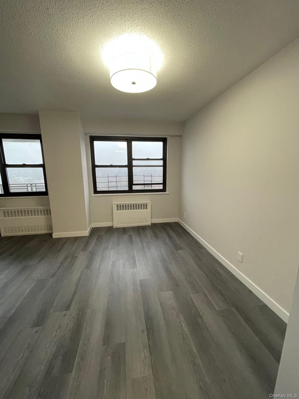 #19 photo, 155 Ferris Avenue, 纽约州 White Plains , NY 10603