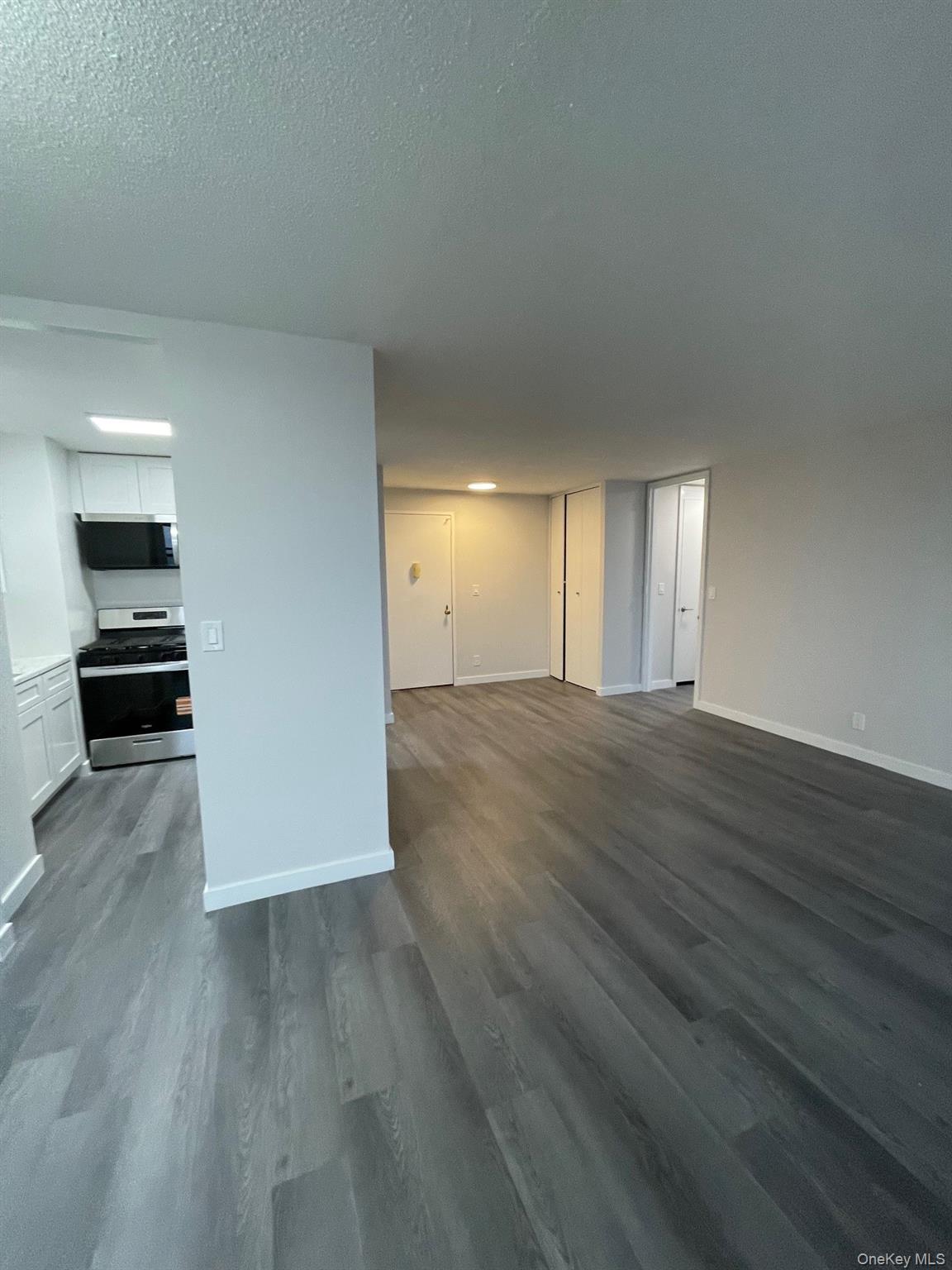 #20 photo, 155 Ferris Avenue, 纽约州 White Plains , NY 10603