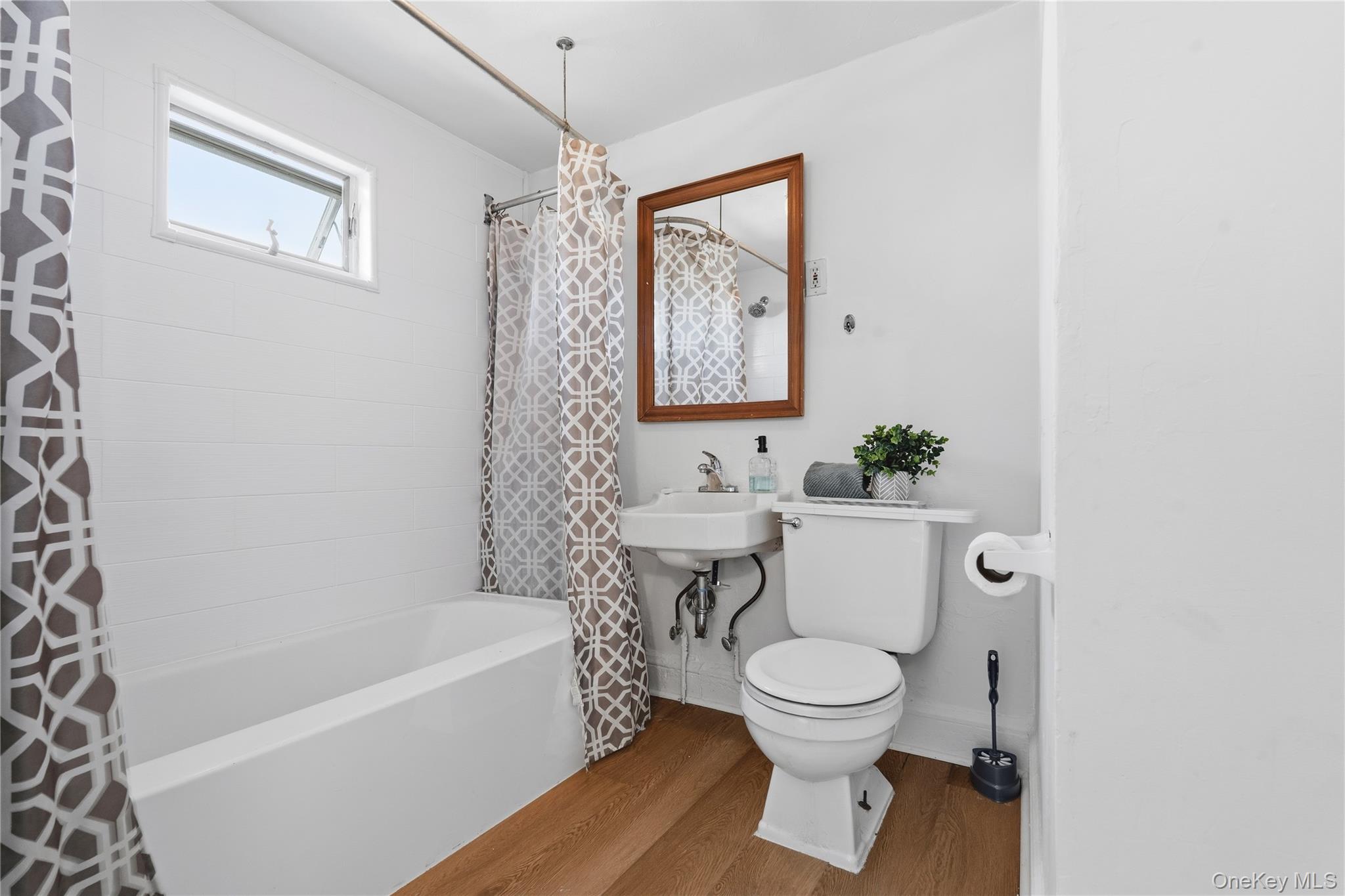 #9 photo, 226 Fourth Avenue, Pelham , NY 10803