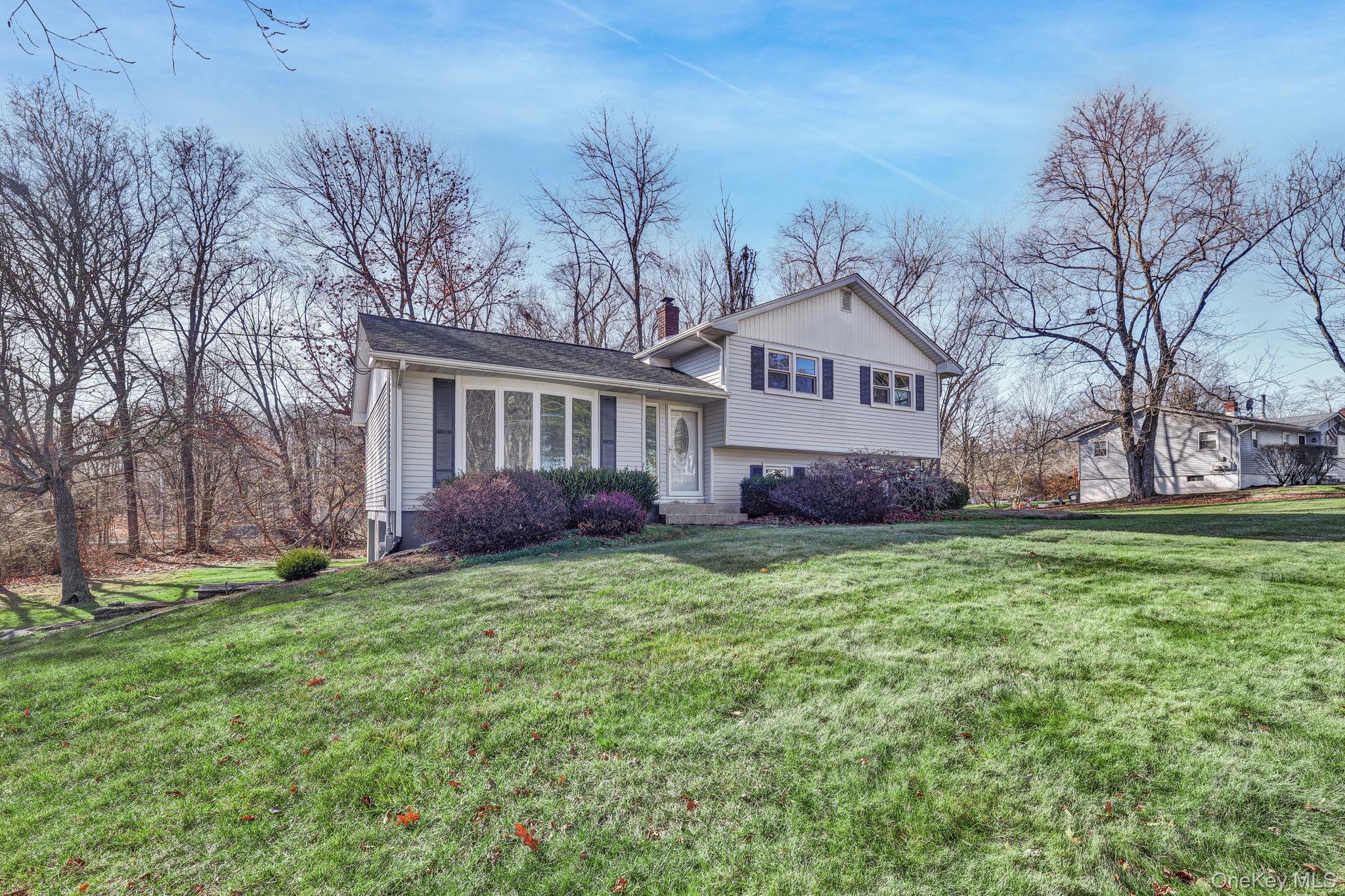 #8 photo, 21 California Drive, 纽约州 Middletown , NY 10940