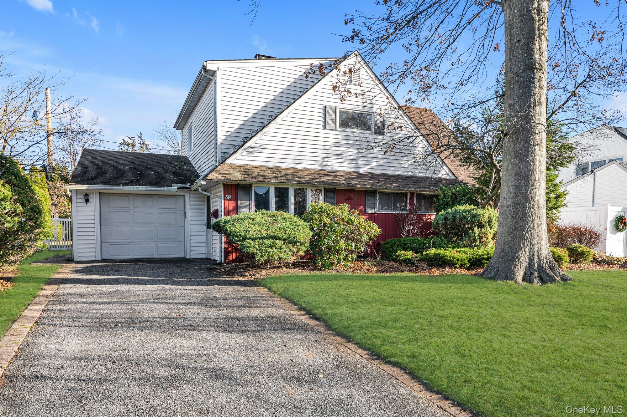 #1 photo, 25 March Lane, Westbury , NY 11590