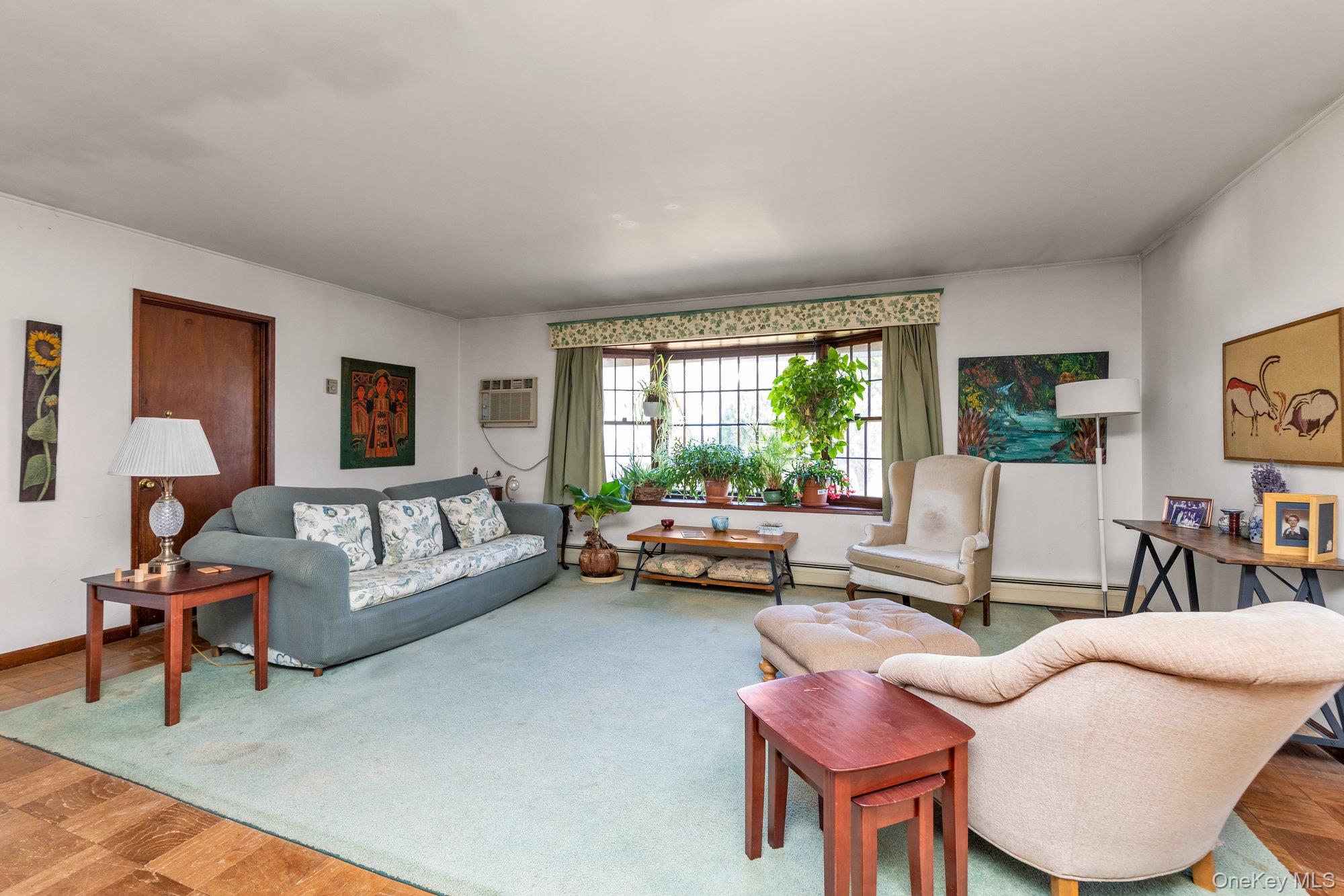 #2 photo, 25 March Lane, Westbury , NY 11590