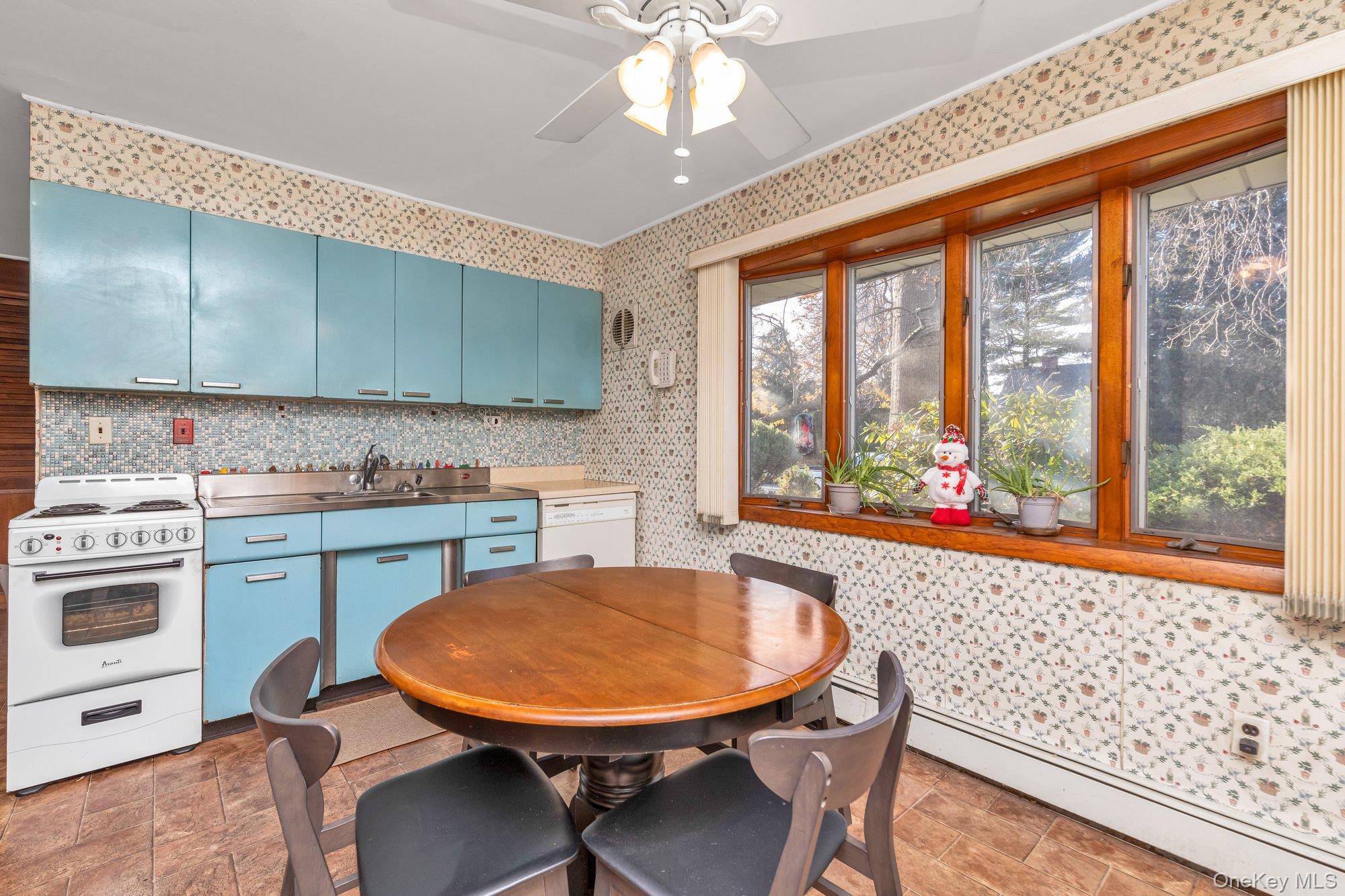 #6 photo, 25 March Lane, Westbury , NY 11590