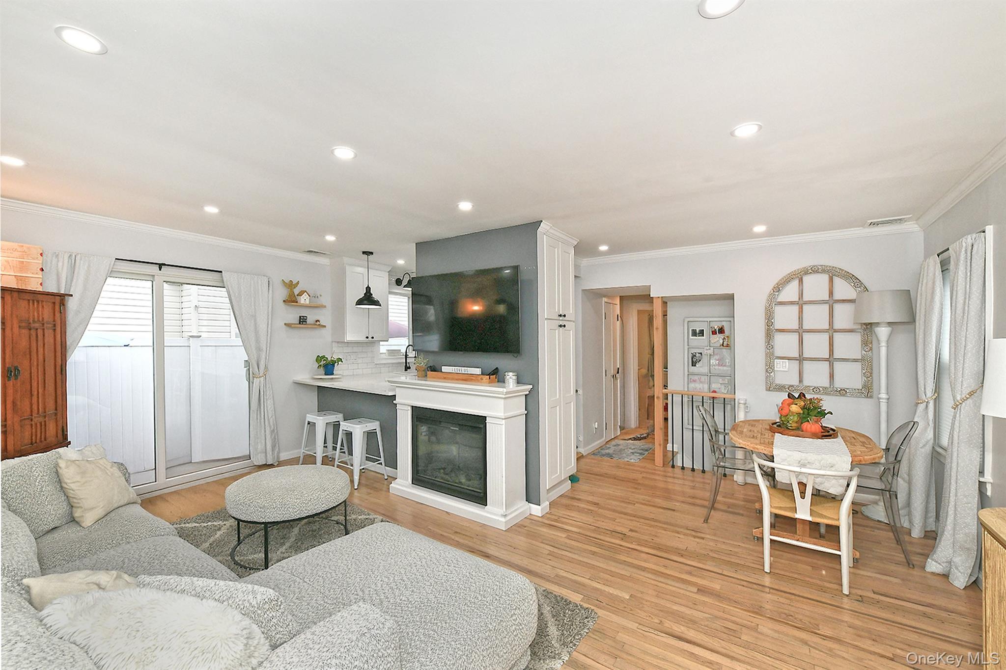 #11 photo, 2704 Beach Drive, Merrick , NY 11566