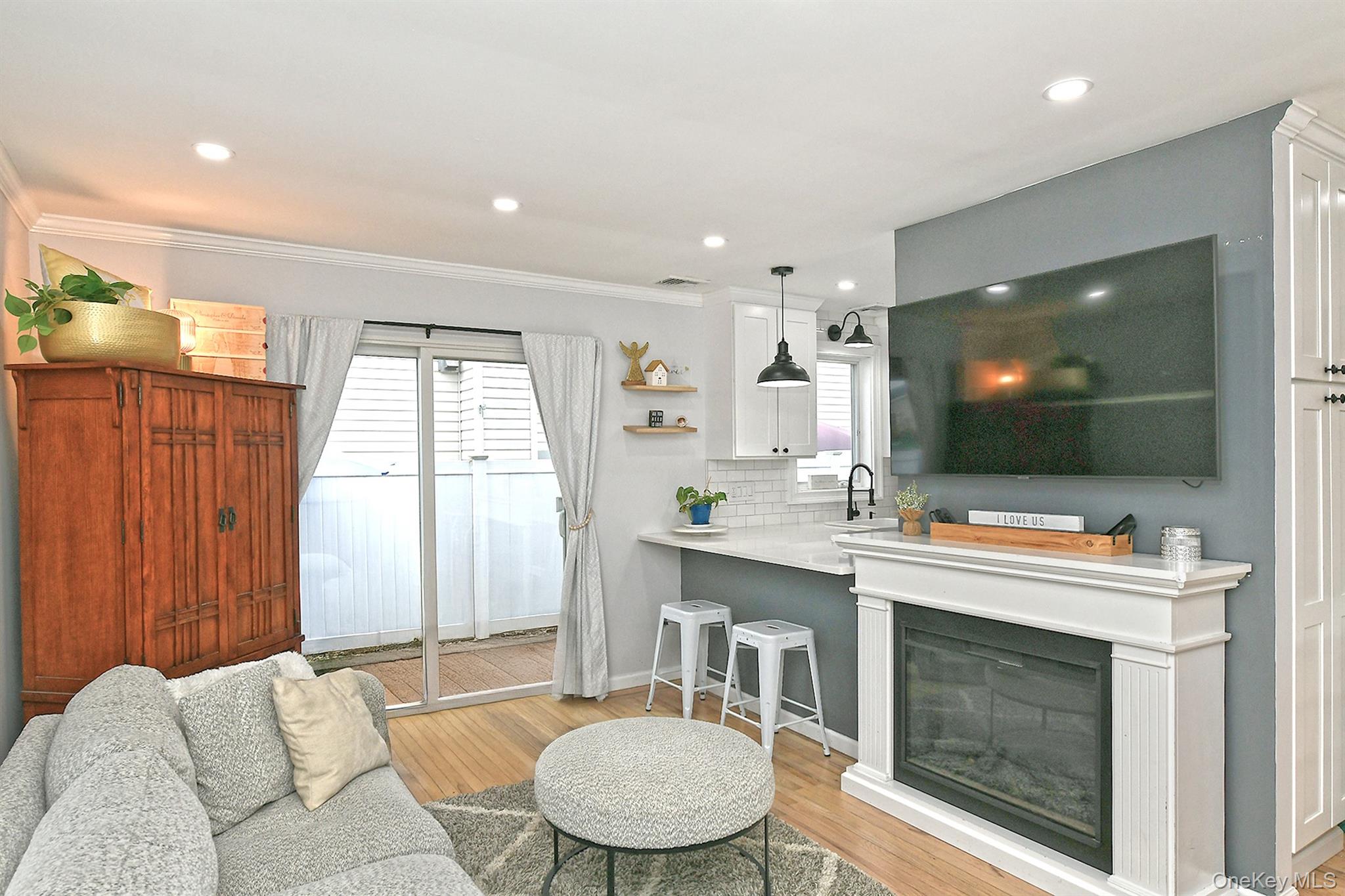 #13 photo, 2704 Beach Drive, Merrick , NY 11566