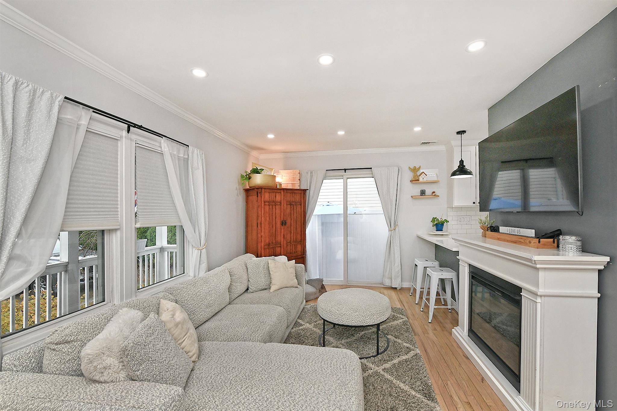 #14 photo, 2704 Beach Drive, Merrick , NY 11566