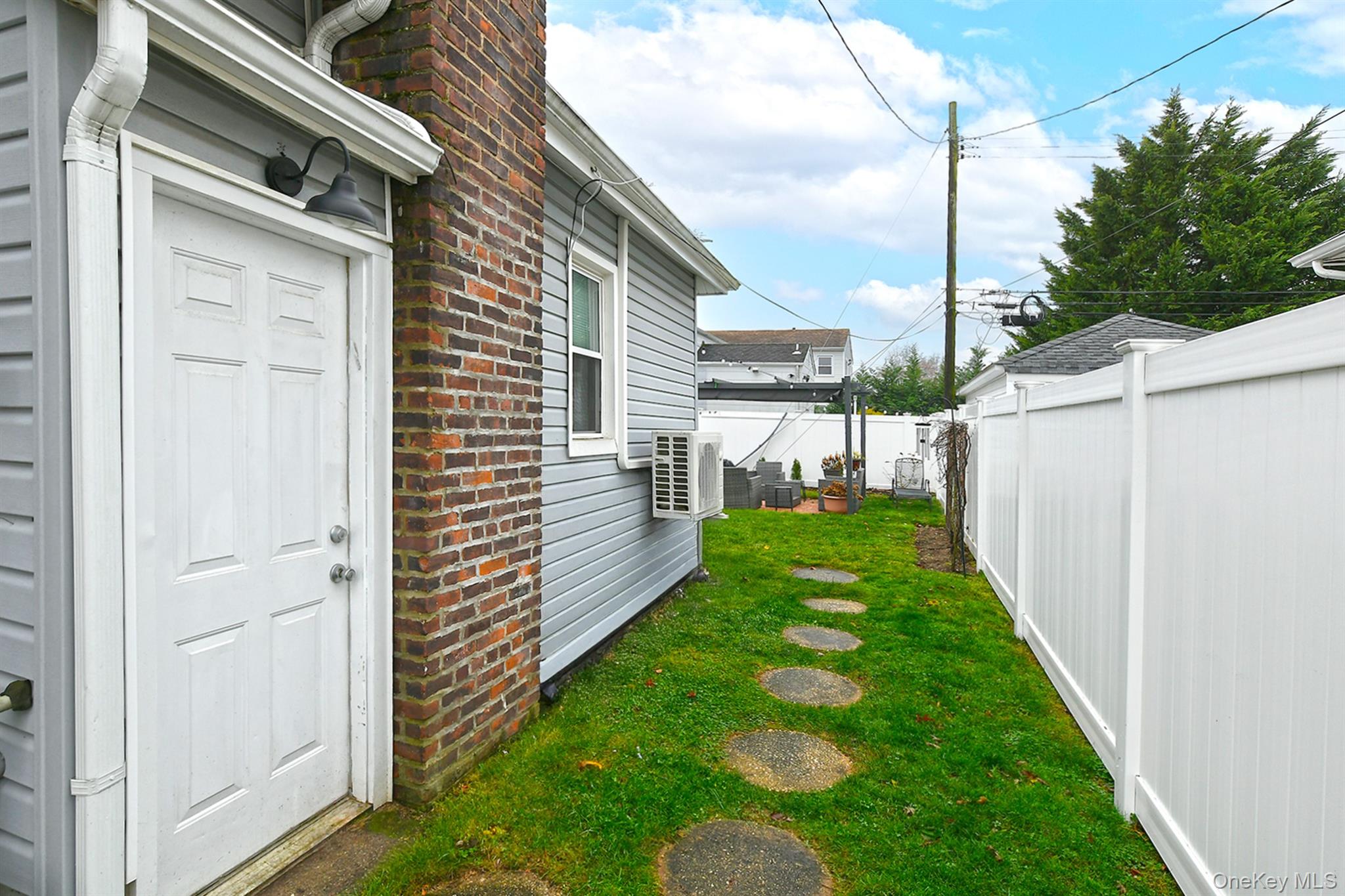 #8 photo, 2704 Beach Drive, Merrick , NY 11566