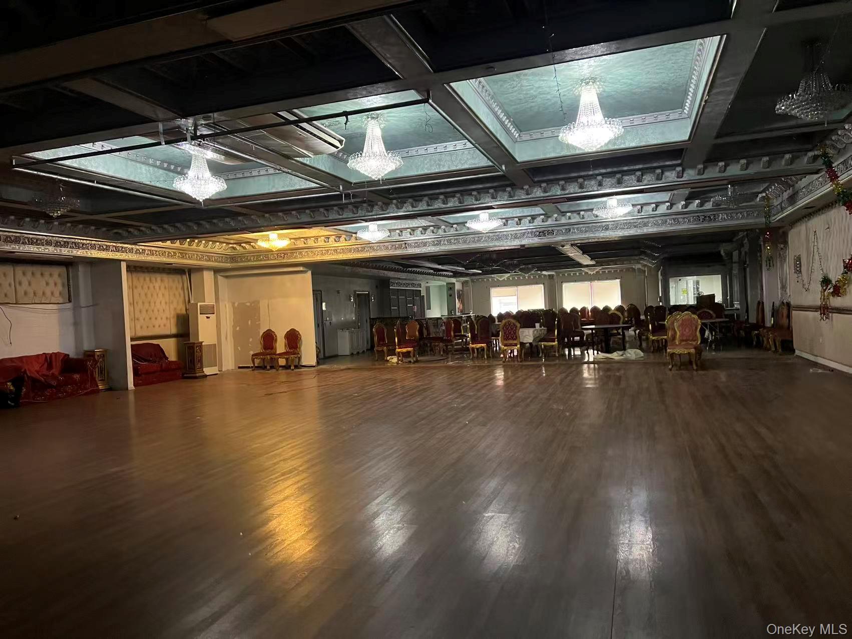 #1 photo, 3337 Farrington Street, फ्लशिंग Flushing , NY 11354