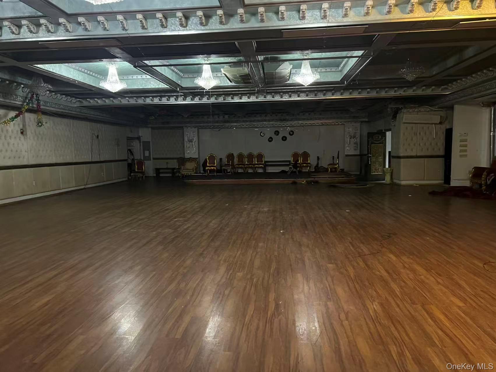 #2 photo, 3337 Farrington Street, फ्लशिंग Flushing , NY 11354