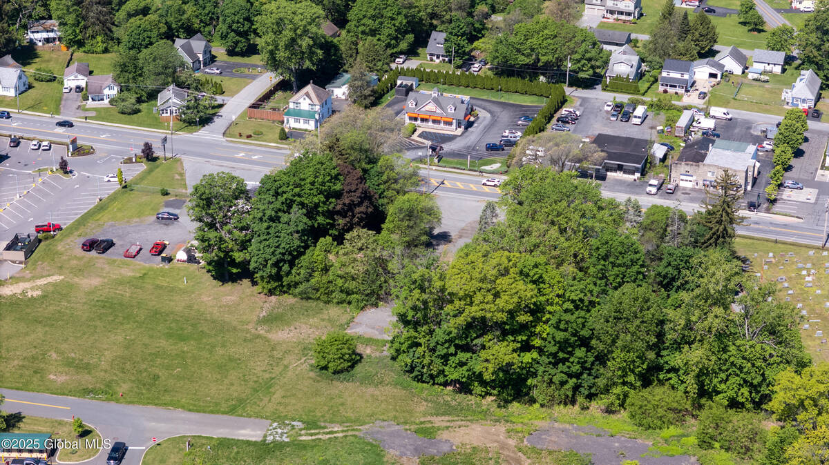 #17 photo, 183-185 Church Avenue, Ballston , NY 12020