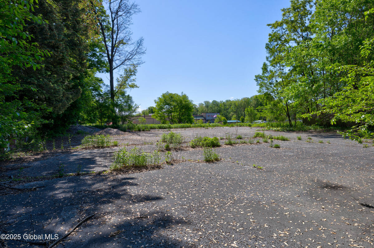 #5 photo, 183-185 Church Avenue, Ballston , NY 12020