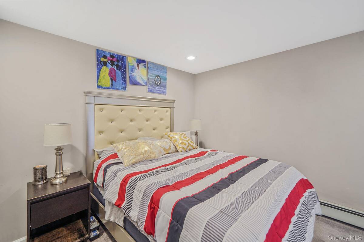 #16 photo, 13 Poplar Street, 롱 아일랜드 Central Islip , NY 11722