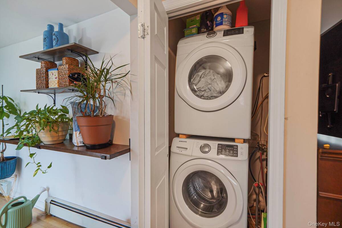 #23 photo, 13 Poplar Street, 롱 아일랜드 Central Islip , NY 11722