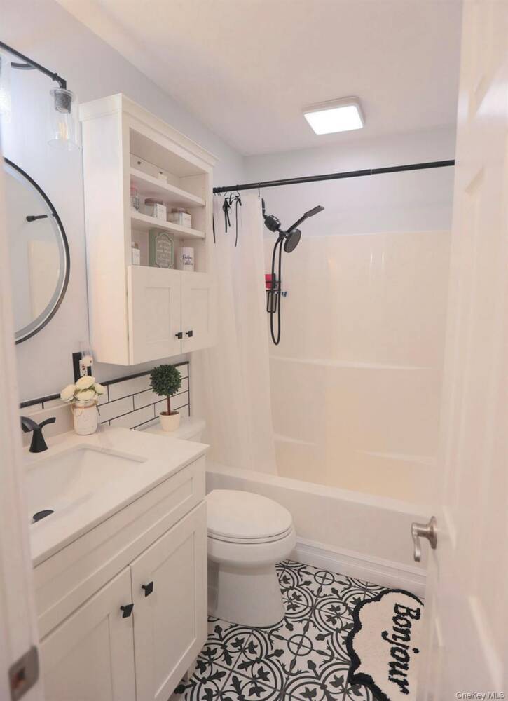 #13 photo, 407 Tree Road, South Setauket , NY 11720