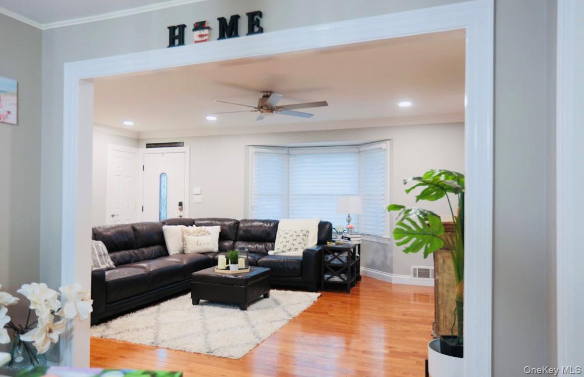 #5 photo, 407 Tree Road, South Setauket , NY 11720