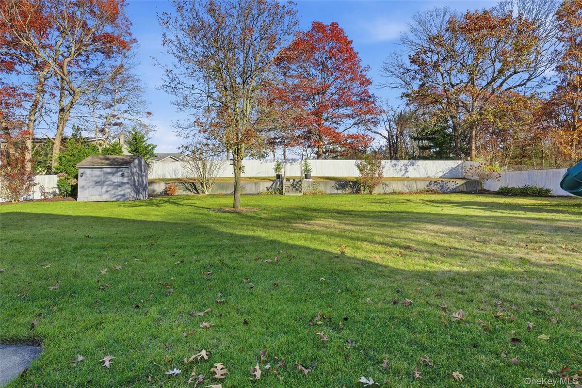 #27 photo, 33 Urban Drive, Selden , NY 11784