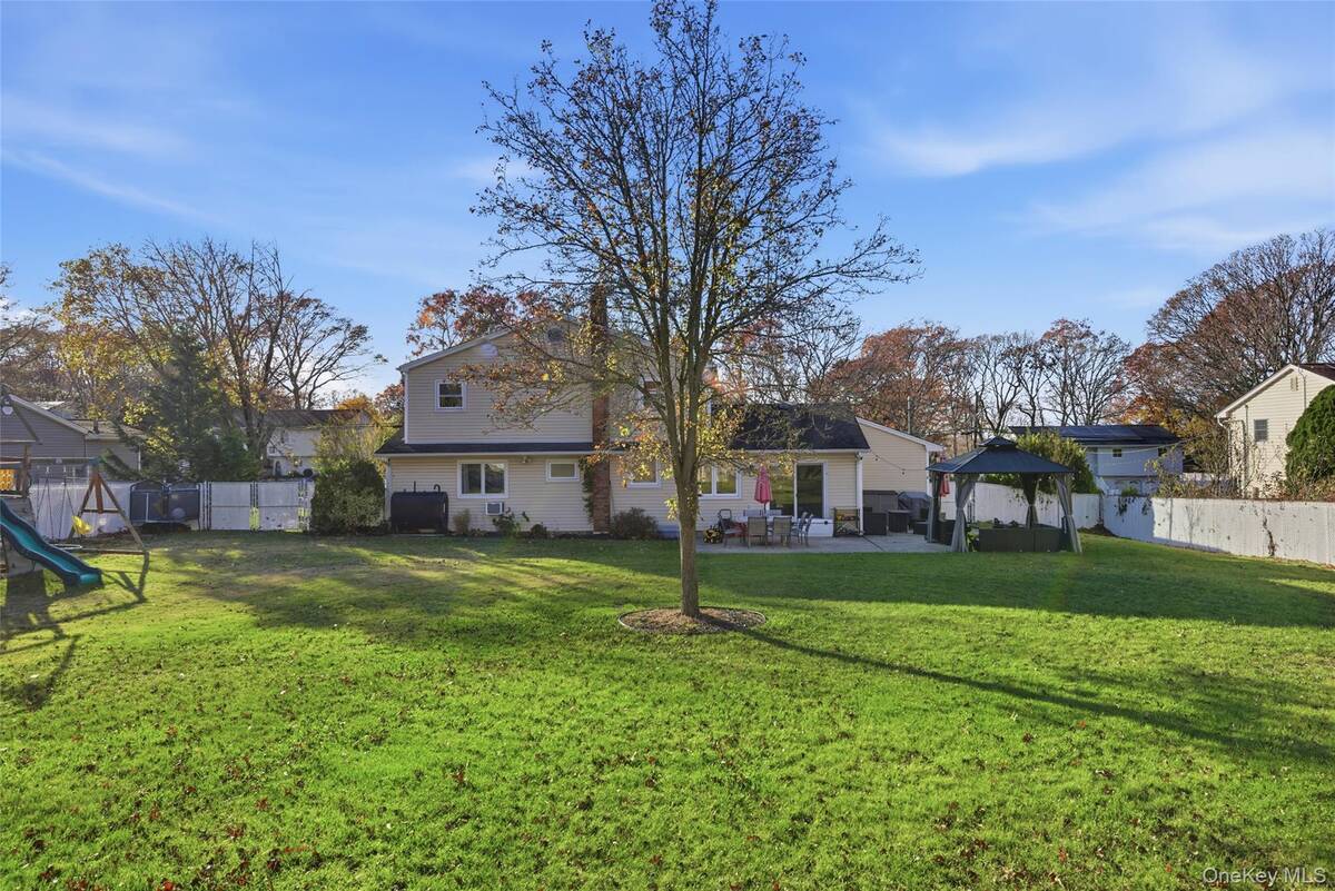 #28 photo, 33 Urban Drive, Selden , NY 11784