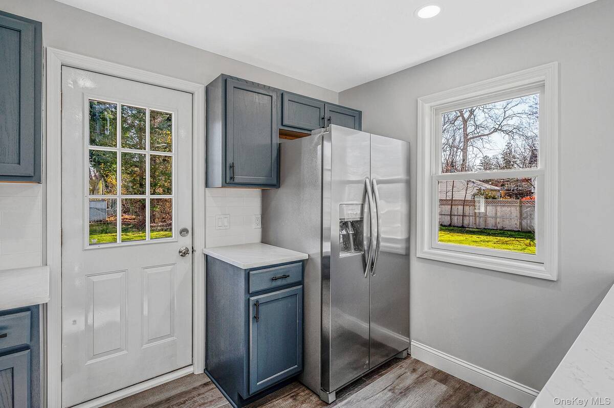 #15 photo, 27 Lyman Road, सफ़ोक काउंटी East Patchogue , NY 11772