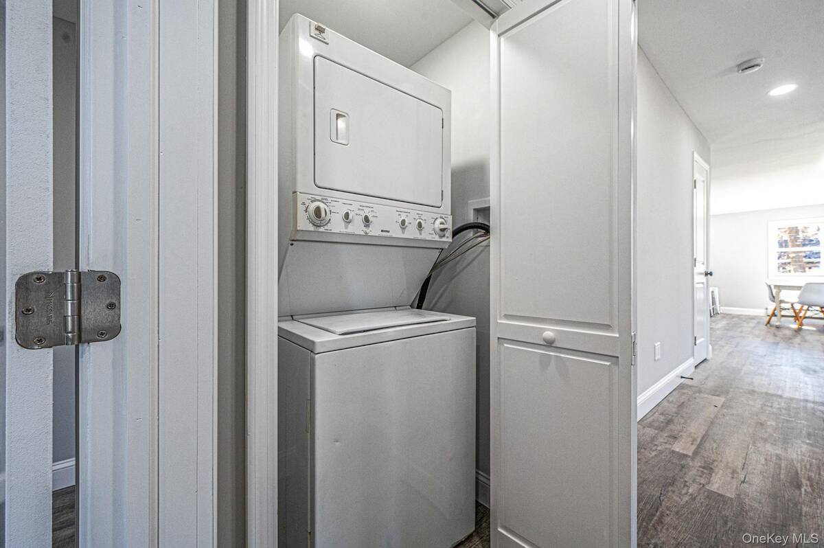 #19 photo, 27 Lyman Road, सफ़ोक काउंटी East Patchogue , NY 11772