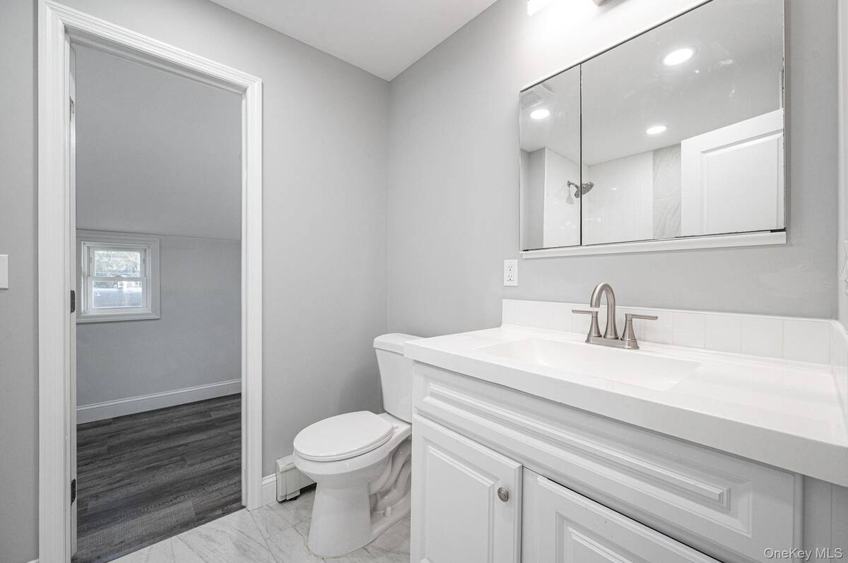 #25 photo, 27 Lyman Road, सफ़ोक काउंटी East Patchogue , NY 11772