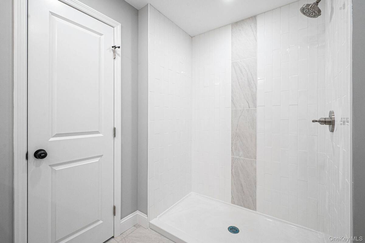 #26 photo, 27 Lyman Road, सफ़ोक काउंटी East Patchogue , NY 11772