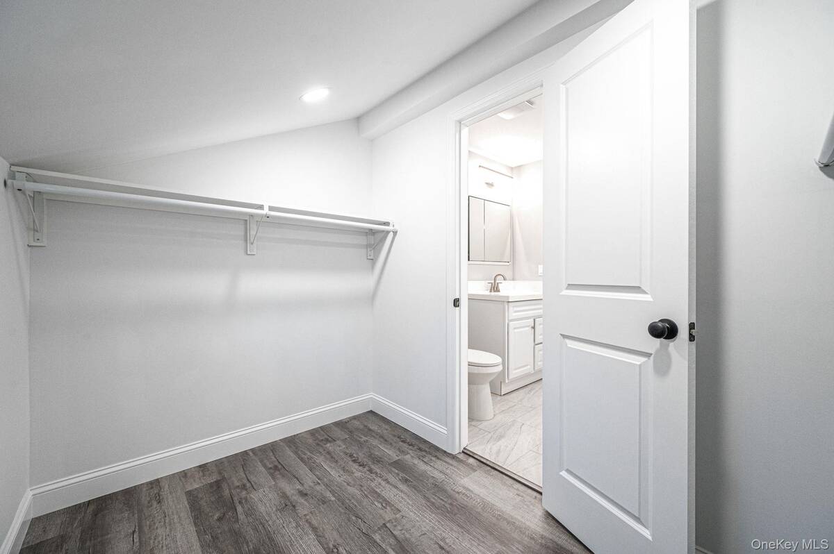 #29 photo, 27 Lyman Road, सफ़ोक काउंटी East Patchogue , NY 11772