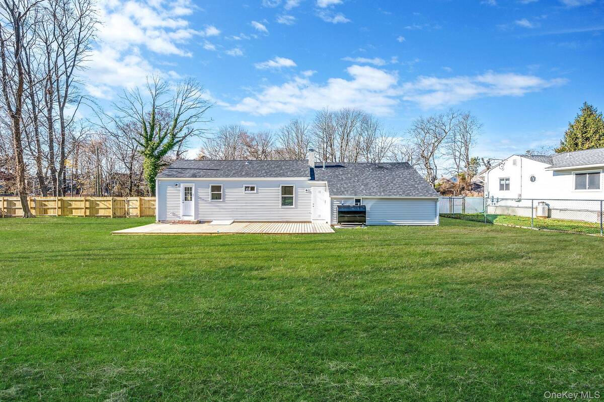 #6 photo, 27 Lyman Road, सफ़ोक काउंटी East Patchogue , NY 11772