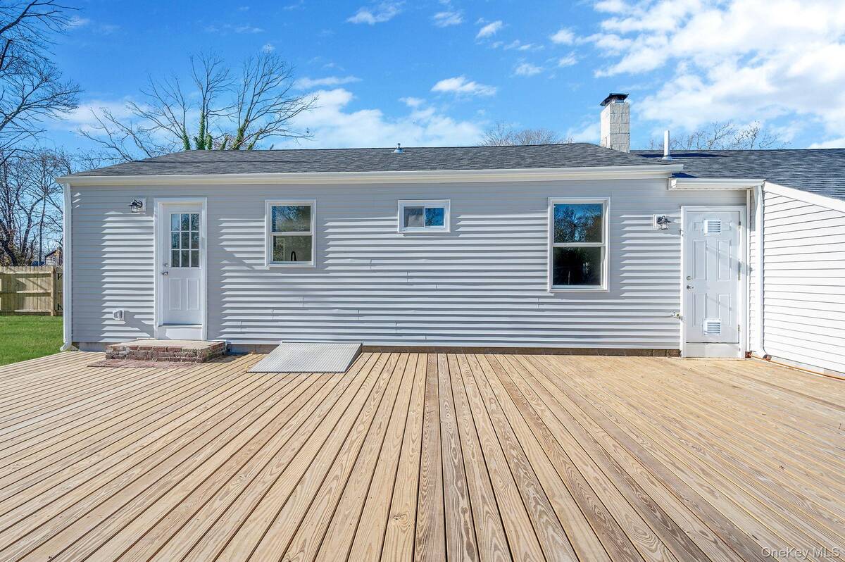 #9 photo, 27 Lyman Road, सफ़ोक काउंटी East Patchogue , NY 11772