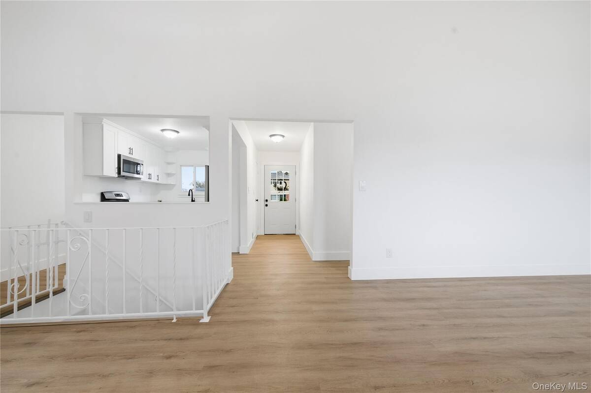 #11 photo, 26 Wilshire Drive, Саффолк ‖ North Babylon , NY 11703