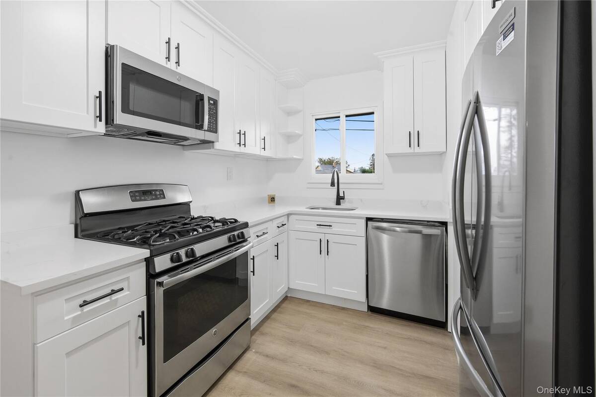 #14 photo, 26 Wilshire Drive, Саффолк ‖ North Babylon , NY 11703