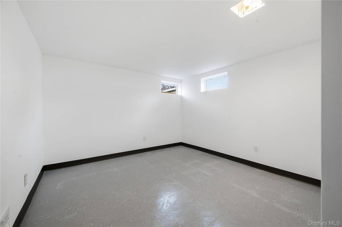 #16 photo, 26 Wilshire Drive, Саффолк ‖ North Babylon , NY 11703