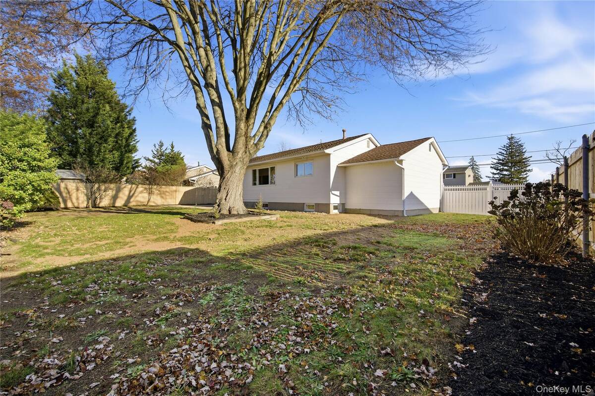 #4 photo, 26 Wilshire Drive, Саффолк ‖ North Babylon , NY 11703