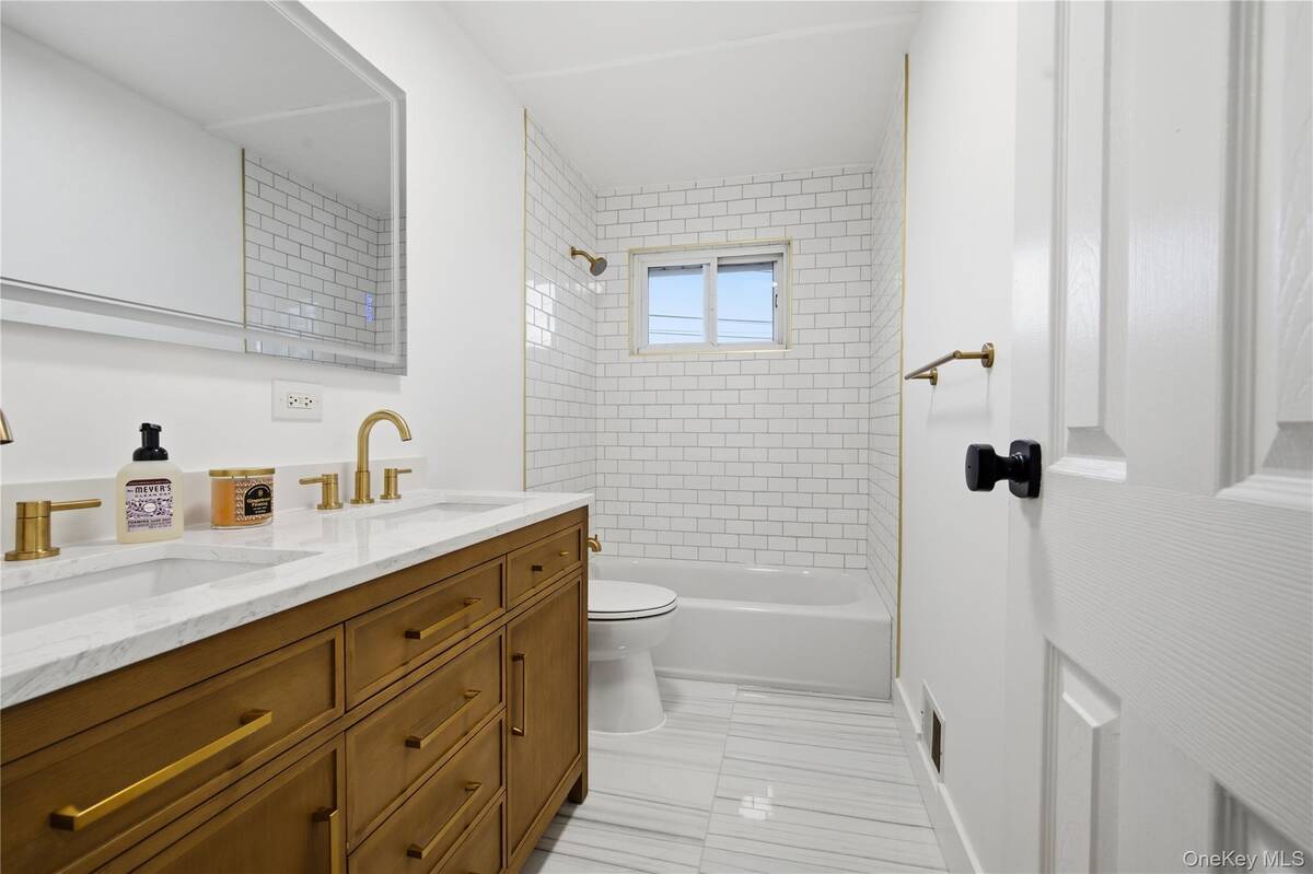 #9 photo, 26 Wilshire Drive, Саффолк ‖ North Babylon , NY 11703