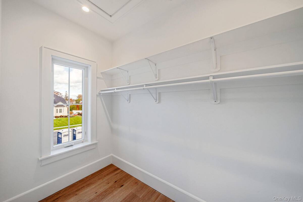 #34 photo, 4 Blackwell Court, 롱 아일랜드 Nesconset , NY 11767