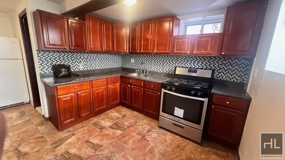 #2 photo, 720 E 39th Street, East Flatbush , NY 11203