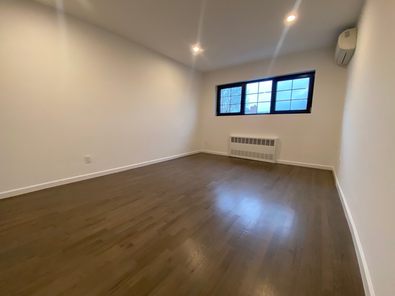 #9 photo, Middle Village, Middle Village , NY 11379