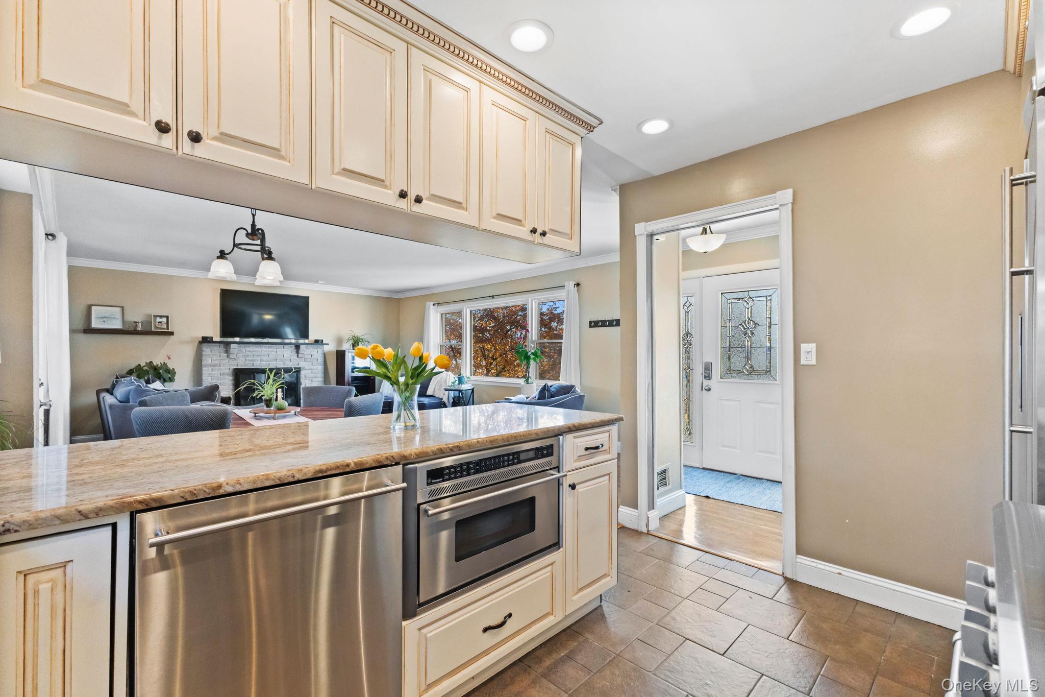 #11 photo, 20 Wolf Road, 纽约州 Croton-on-Hudson , NY 10520