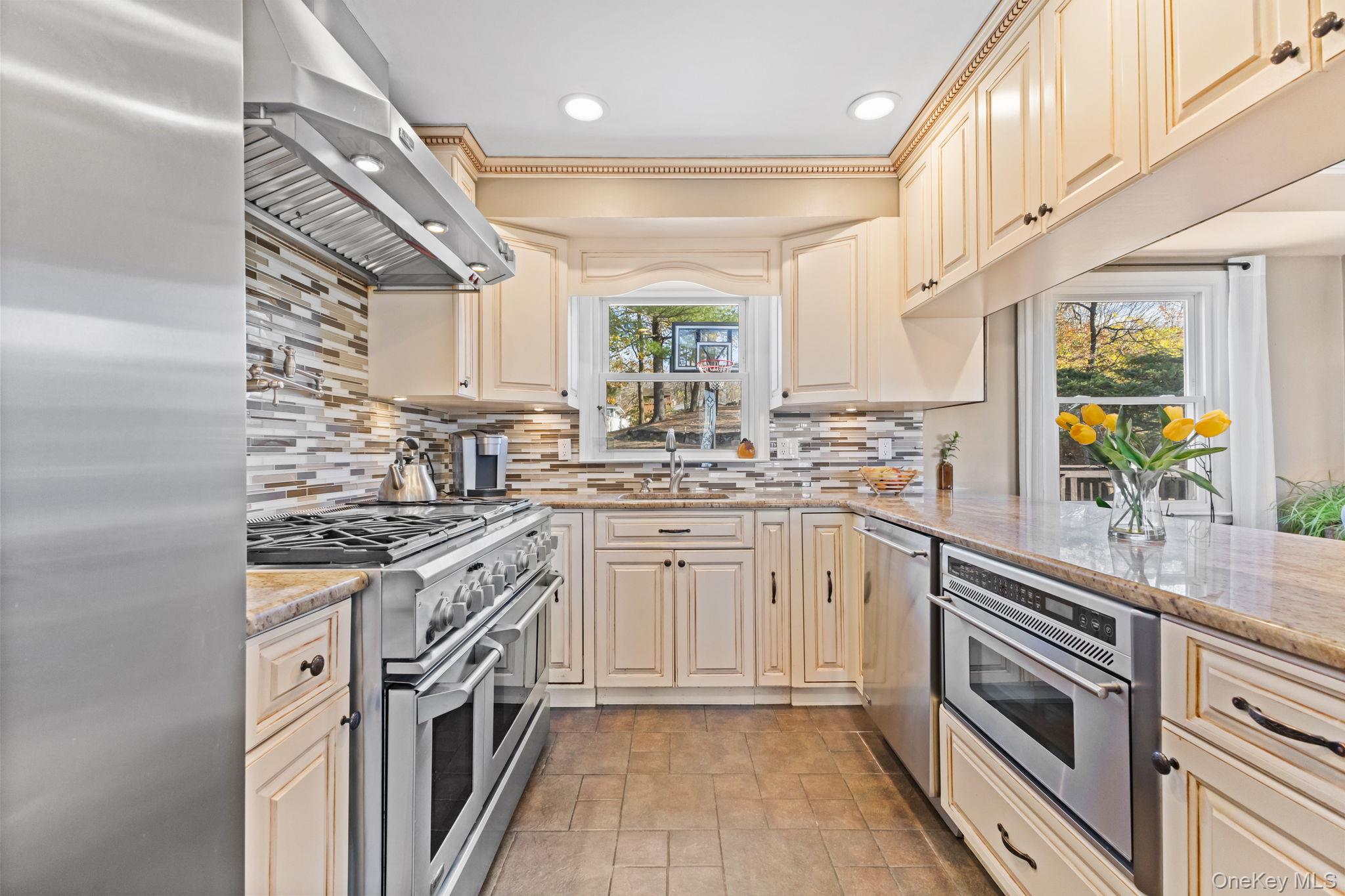 #12 photo, 20 Wolf Road, 纽约州 Croton-on-Hudson , NY 10520