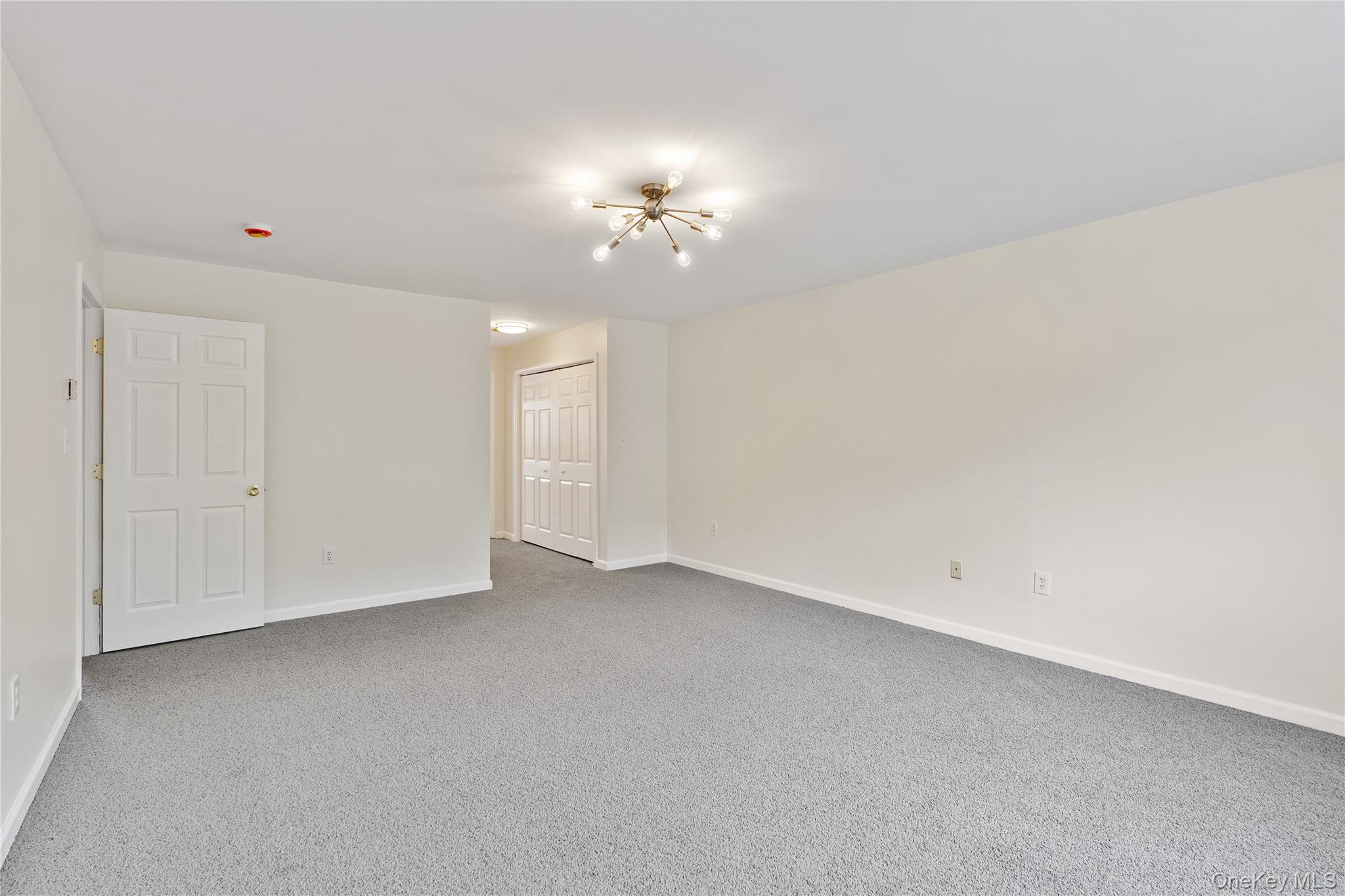 #20 photo, 221 Tamerisk Lane, 뉴욕주 New Windsor , NY 12553