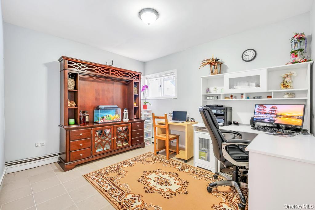 #12 photo, 46 Hardy Lane, Westbury , NY 11590