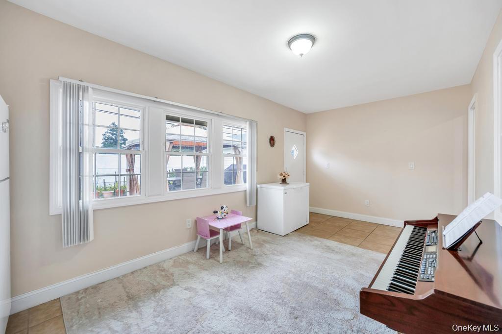 #17 photo, 46 Hardy Lane, Westbury , NY 11590