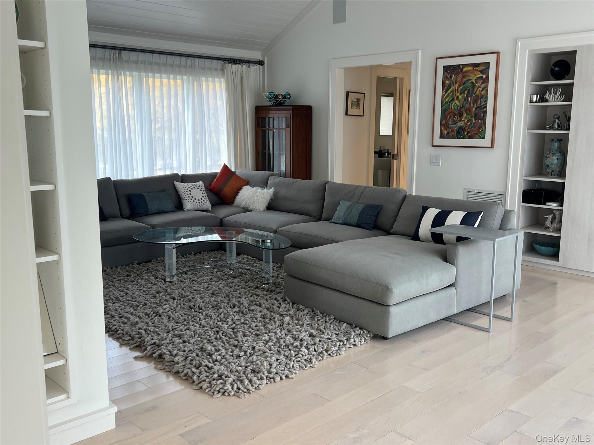 #11 photo, 42 N Menantic Road, सफ़ोक काउंटी Shelter Island , NY 11964