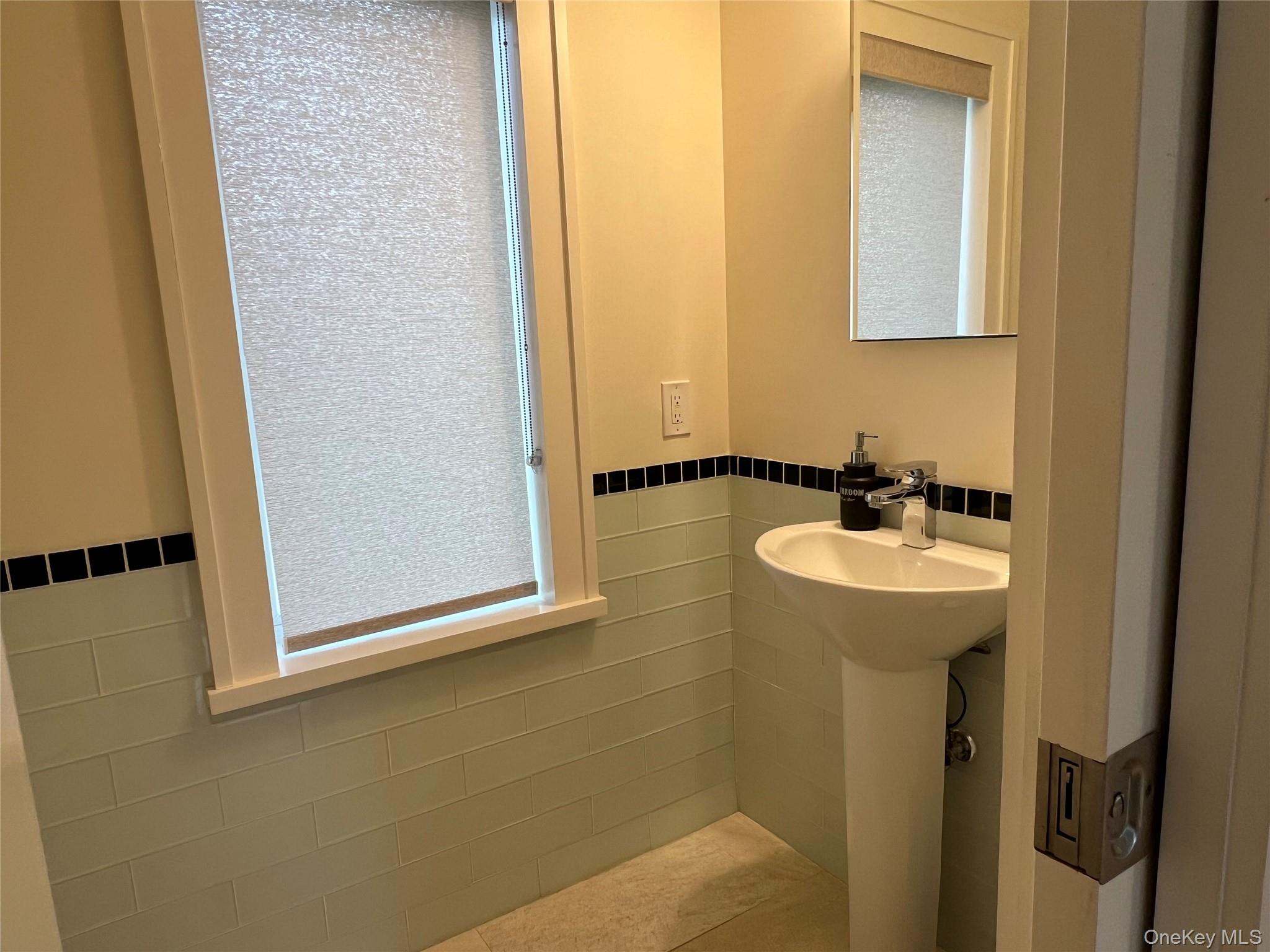 #12 photo, 42 N Menantic Road, सफ़ोक काउंटी Shelter Island , NY 11964