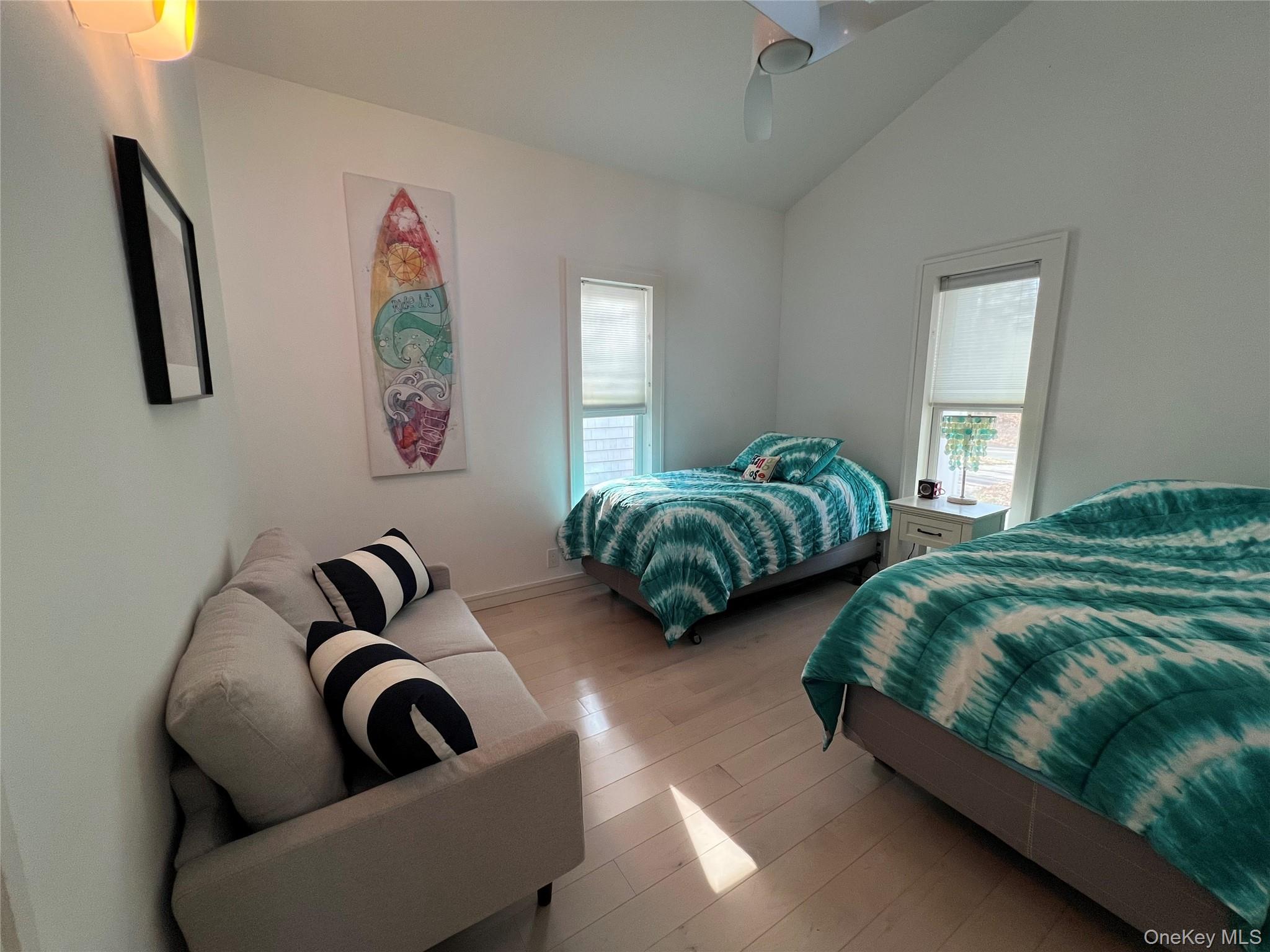 #19 photo, 42 N Menantic Road, सफ़ोक काउंटी Shelter Island , NY 11964