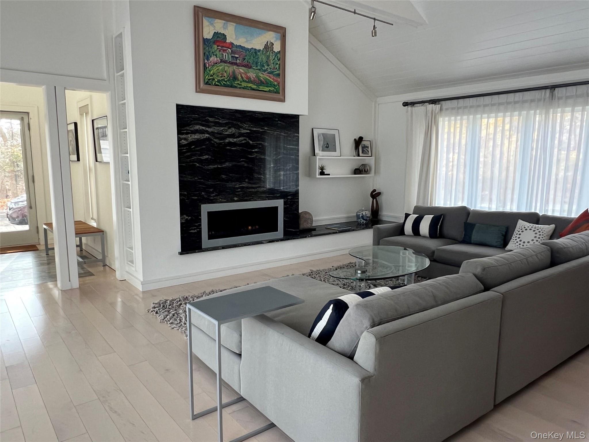 #5 photo, 42 N Menantic Road, सफ़ोक काउंटी Shelter Island , NY 11964