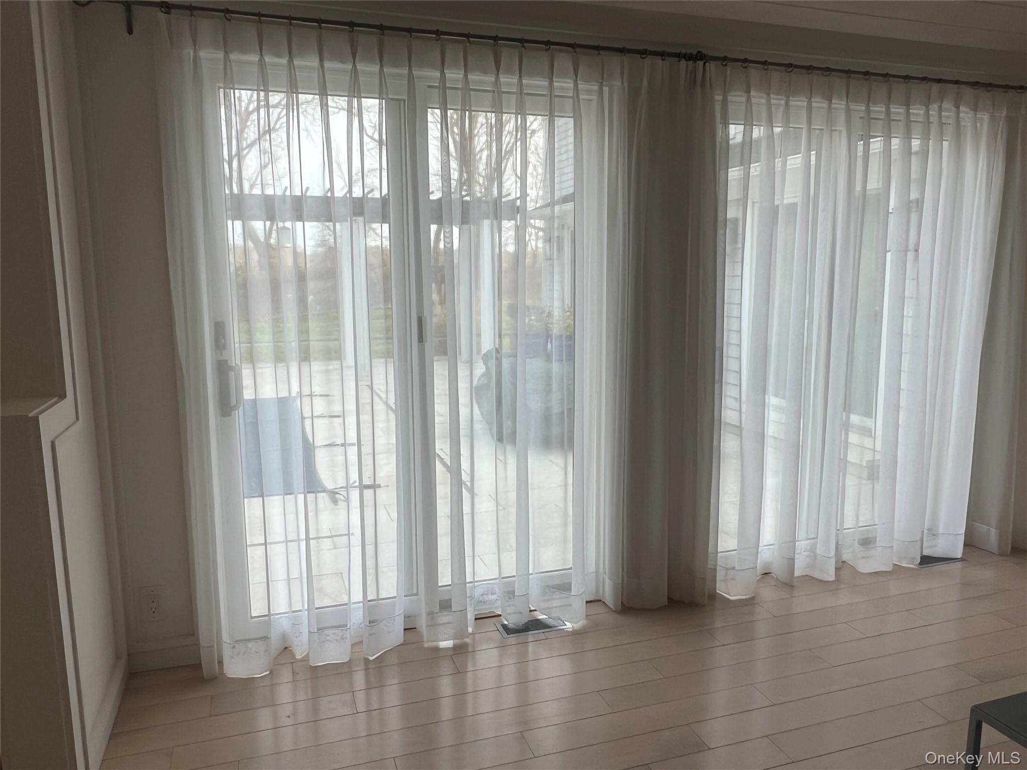 #6 photo, 42 N Menantic Road, सफ़ोक काउंटी Shelter Island , NY 11964