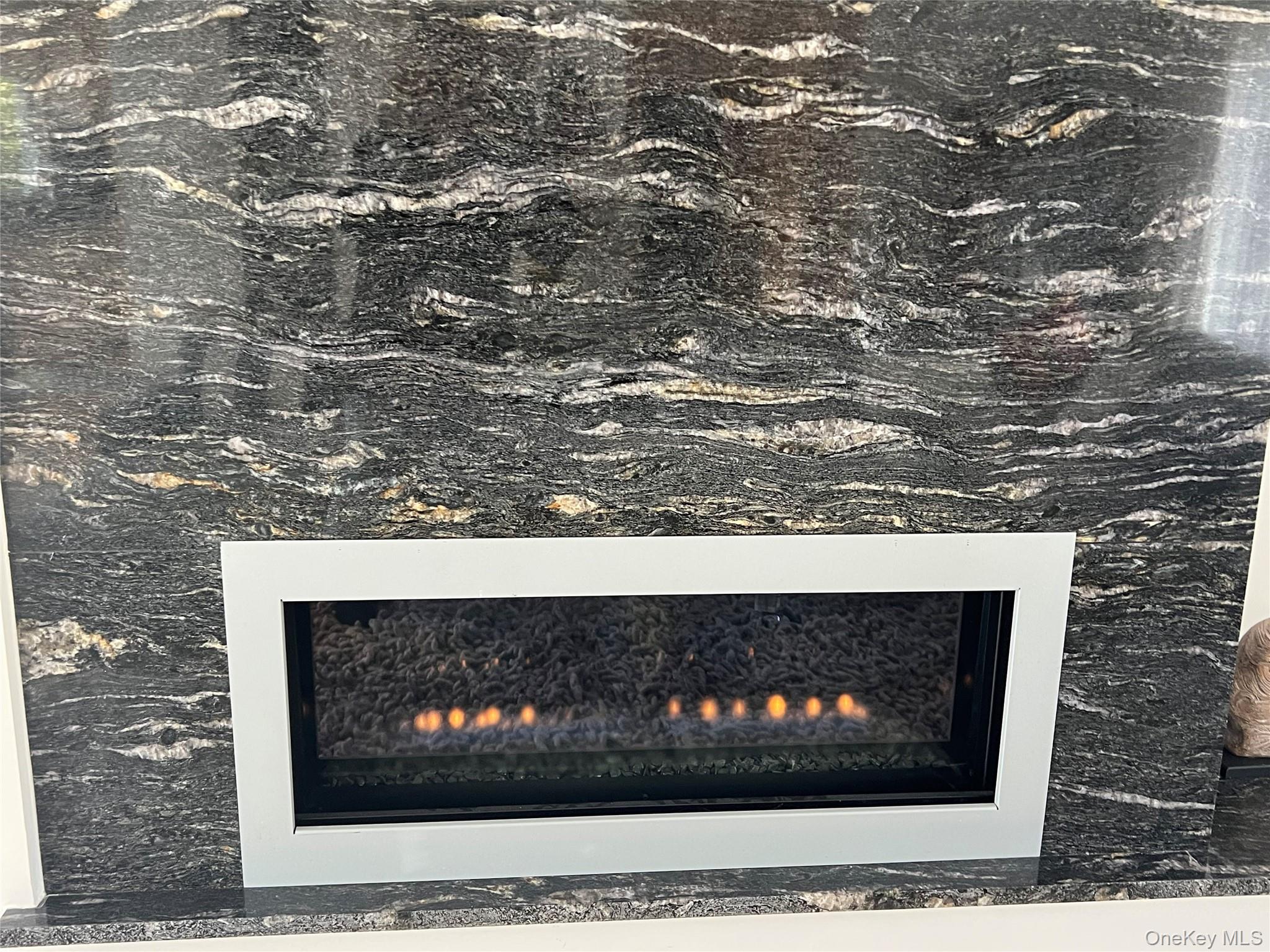 #9 photo, 42 N Menantic Road, सफ़ोक काउंटी Shelter Island , NY 11964