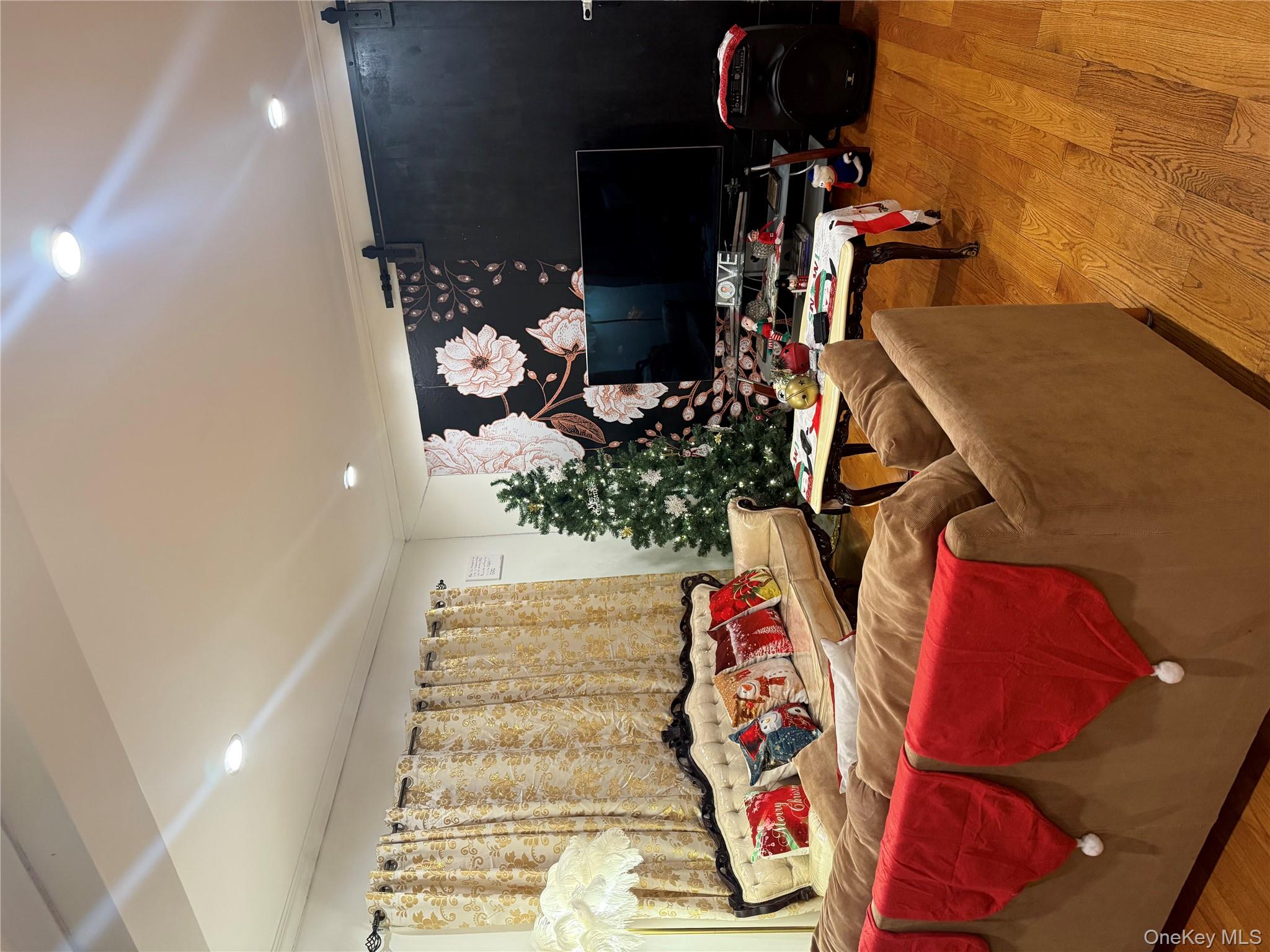 #5 photo, 19456 114th Road, 皇后区 Saint Albans , NY 11412